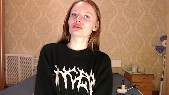 Kitkaat00 online show from 04-14-26, 10:42