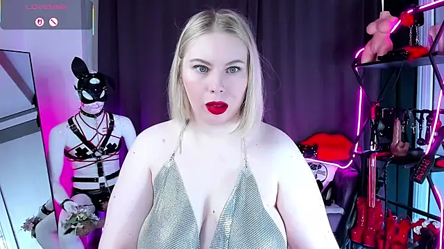 Snapshot of Anna_Maxwell chatting on 04-19-26, 02:01 Anna Maxwell online show from 04-19-26, 02:01