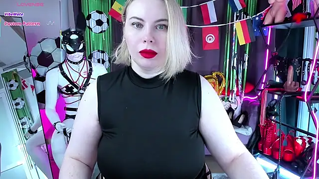Snapshot of Anna_Maxwell chatting on 07-18-26, 02:09 Anna Maxwell online show from 07-18-26, 02:09