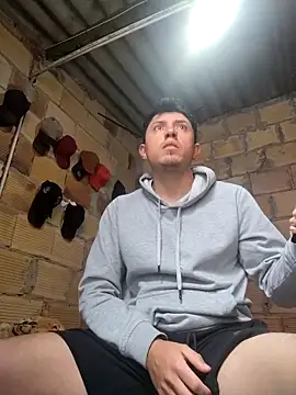 Snapshot of douglaszaens chatting on 09-18-25, 01:58 douglaszaens online show from 09-18-25, 01:58