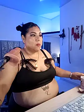 AndreaKinky online show from 10-15-25, 08:22