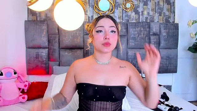 PatyLawrence online show from 10-25-25, 04:33