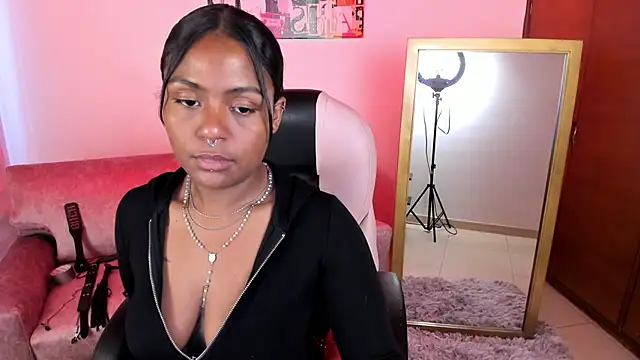 Lucie Harper online show from 10-01-25, 08:35