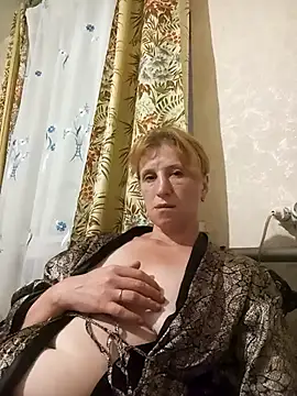 Snapshot of Flower2931 chatting on 09-18-25, 07:28 Flower2931 online show from 09-18-25, 07:28