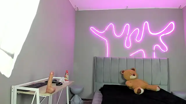 Sabrina bloom online show from 09-10-25, 01:21