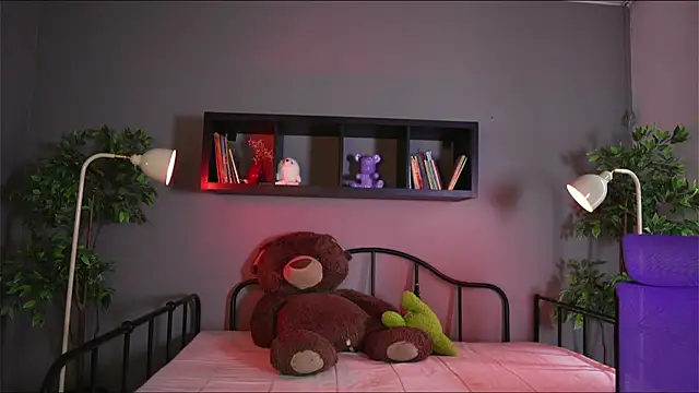 Sabrina bloom online show from 04-20-26, 01:24