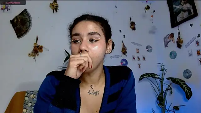 Snapshot of Nocturnawitch chatting on 04-26-26, 12:30 Nocturnawitch online show from 04-26-26, 12:30