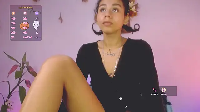 Snapshot of Nocturnawitch chatting on 10-05-25, 05:14 Nocturnawitch online show from 10-05-25, 05:14