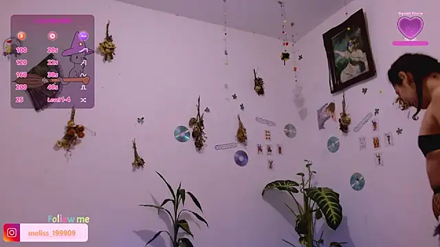 Nocturnawitch online show from 04-22-26, 01:01