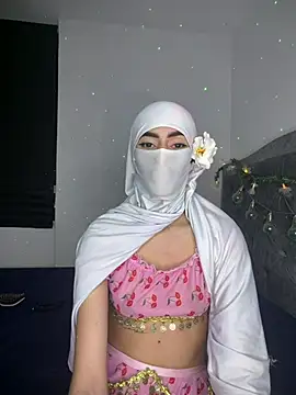 Snapshot of _Zahiira_ chatting on 07-25-26, 02:08 Zahiira online show from 07-25-26, 02:08