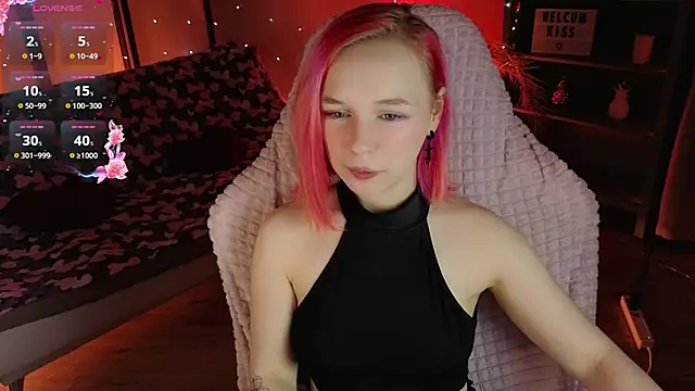 NaomiYoru online show from 03-10-26, 08:46