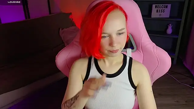 NaomiYoru online show from 09-26-25, 08:38