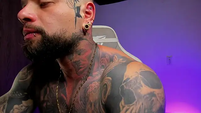 Snapshot of natevillage chatting on 09-09-25, 03:05 natevillage online show from 09-09-25, 03:05