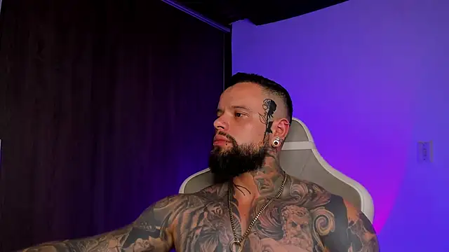 Snapshot of natevillage chatting on 10-13-25, 01:18 natevillage online show from 10-13-25, 01:18