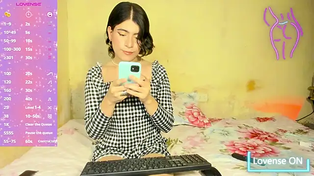 xxxEmmaxx online show from 09-11-25, 05:29