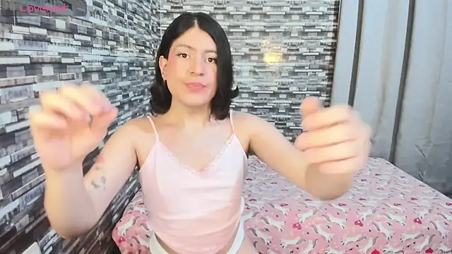 xxxEmmaxx online show from 01-06-26, 03:10