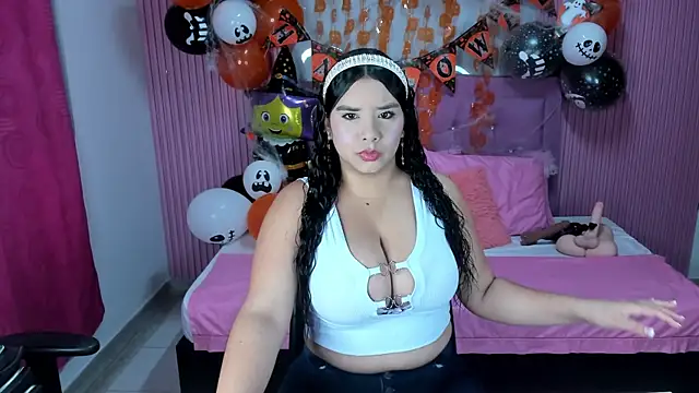Emy topless online show from 10-20-25, 11:00