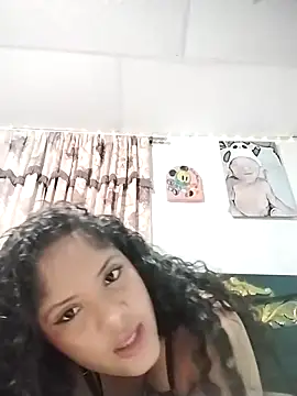 Snapshot of Charlothescarit chatting on 11-07-25, 04:44 Charlothescarit online show from 11-07-25, 04:44