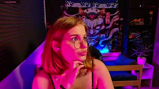 Snapshot of SophieMurrr chatting on 05-29-26, 08:37 SophieMurrr online show from 05-29-26, 08:37