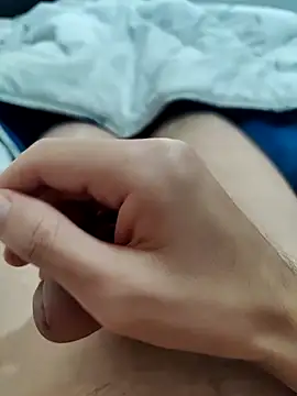 emrekzlk52 online show from 10-29-25, 11:42