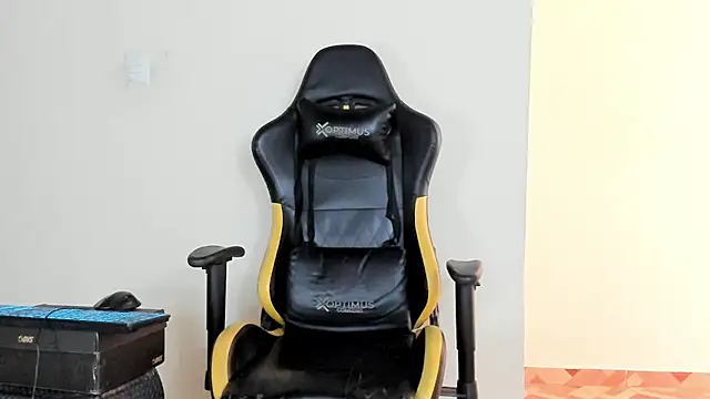 Snapshot of HELLSTAR chatting on 11-01-25, 09:19 HELLSTAR online show from 11-01-25, 09:19