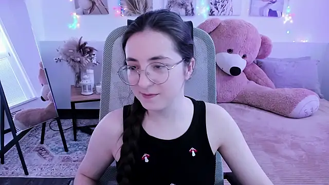 Snapshot of VirtuallVoyant chatting on 02-21-26, 06:59 VirtuallVoyant online show from 02-21-26, 06:59