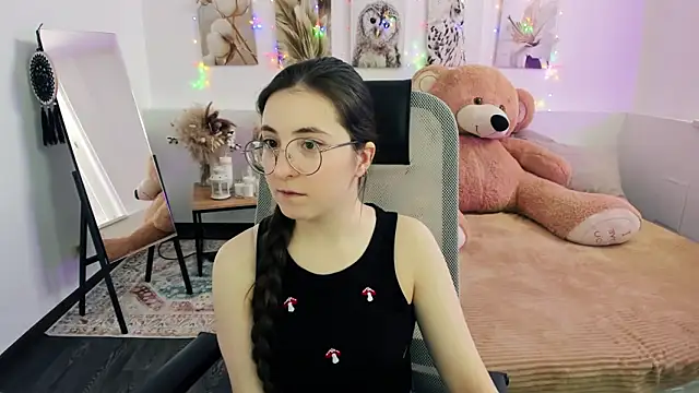 Snapshot of VirtuallVoyant chatting on 02-24-26, 07:09 VirtuallVoyant online show from 02-24-26, 07:09