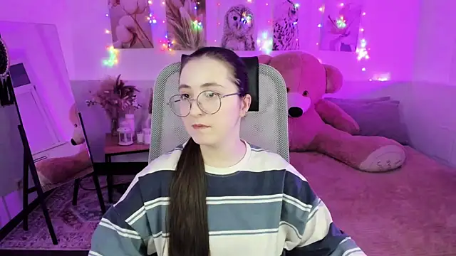 Snapshot of VirtuallVoyant chatting on 02-19-26, 01:46 VirtuallVoyant online show from 02-19-26, 01:46