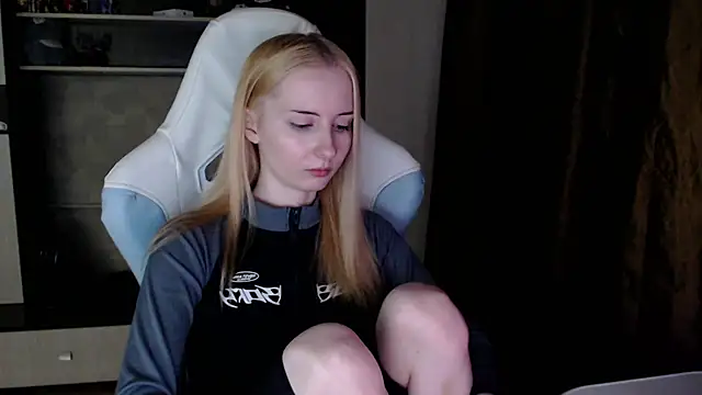 Cutti Crystal online show from 03-25-26, 11:47