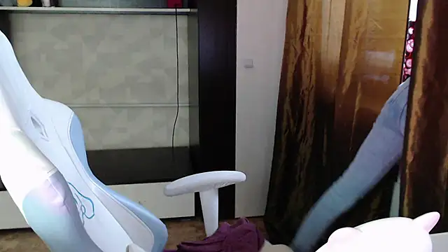 Cutti Crystal online show from 02-11-26, 09:42