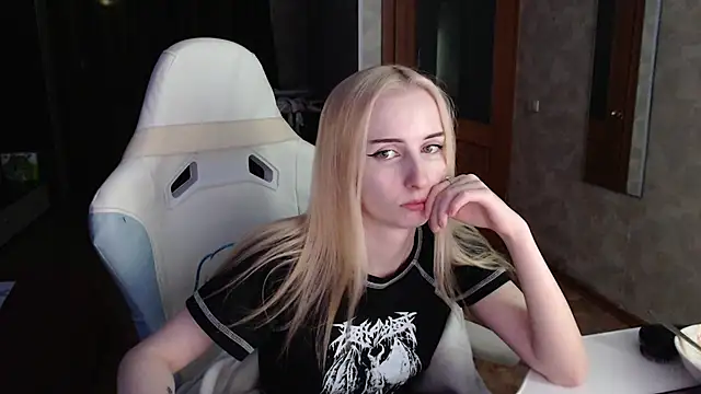 Cutti Crystal online show from 04-09-26, 07:42