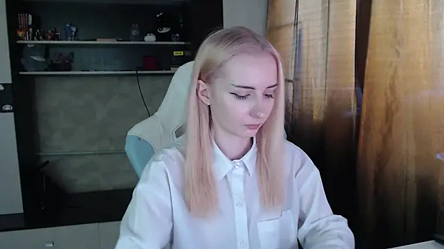 Cutti Crystal online show from 04-02-26, 01:57