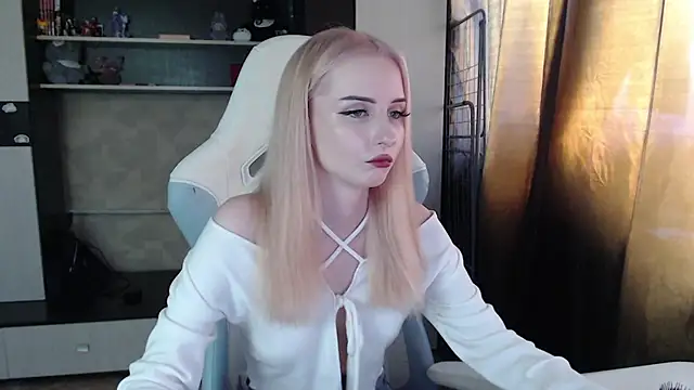 Cutti Crystal online show from 03-30-26, 01:40