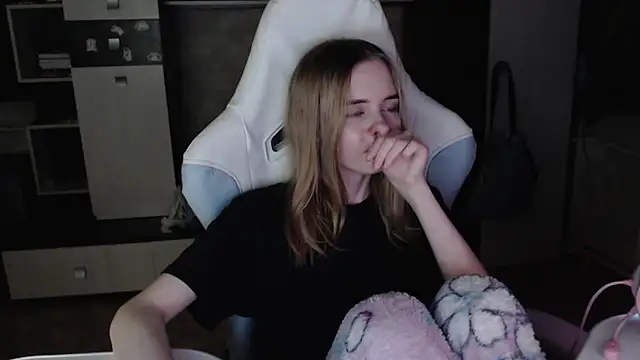 Cutti Crystal online show from 10-03-25, 05:14