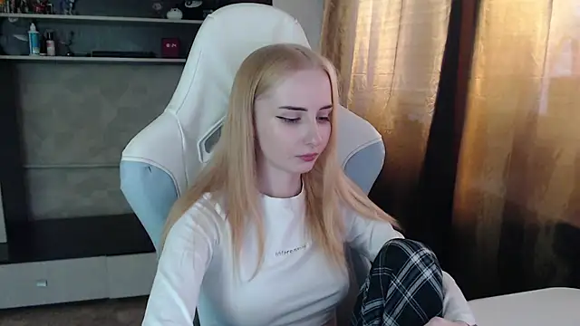 Cutti Crystal online show from 03-10-26, 11:25