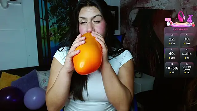 Snapshot of gigi_gilt_ chatting on 11-30-25, 04:24 gigi gilt online show from 11-30-25, 04:24