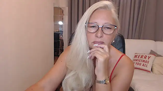Snapshot of ValeriaSharm chatting on 09-09-25, 10:36 ValeriaSharm online show from 09-09-25, 10:36