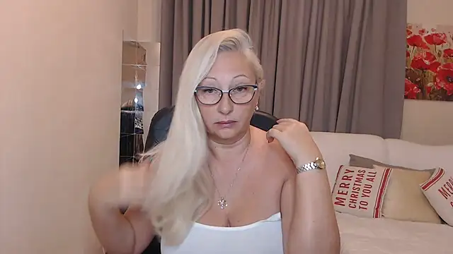 Snapshot of ValeriaSharm chatting on 10-23-25, 10:25 ValeriaSharm online show from 10-23-25, 10:25