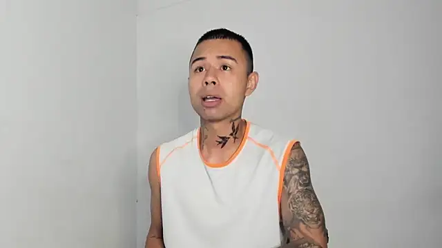  Logan Colton  online show from 06-11-26, 03:53