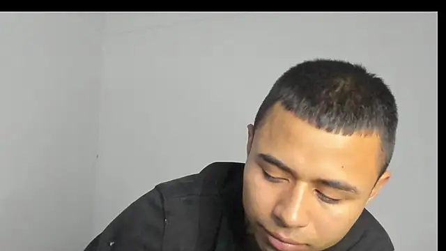 Snapshot of _Logan_Colton_ chatting on 06-17-26, 11:03 Logan Colton online show from 06-17-26, 11:03