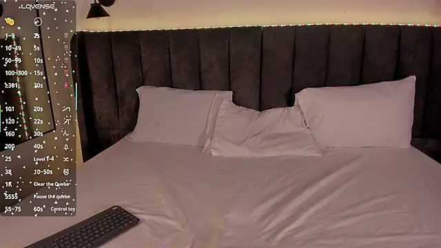 Sophie Smith19  online show from 03-18-26, 02:08