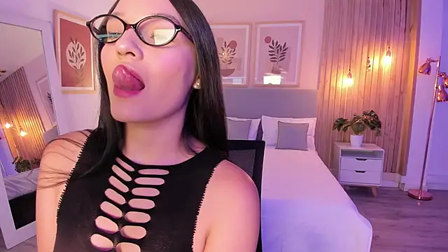 AuroraEvanss online show from 11-29-25, 08:09