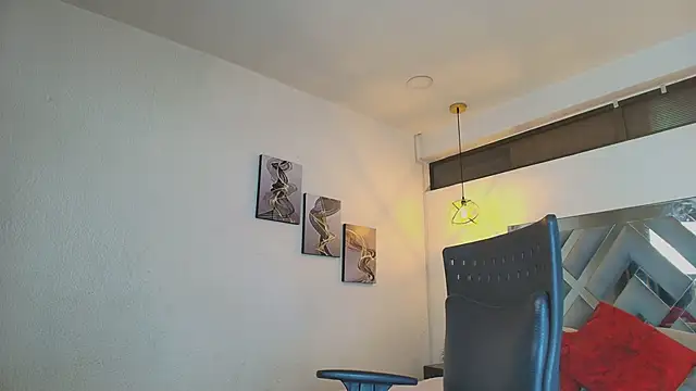 Snapshot of Rossi_ss1 chatting on 02-11-26, 04:23 Rossi ss1 online show from 02-11-26, 04:23