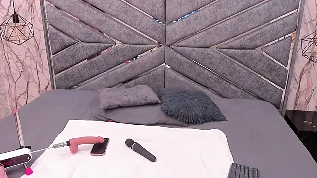 SASHA BROWNIE   online show from 03-14-26, 07:53