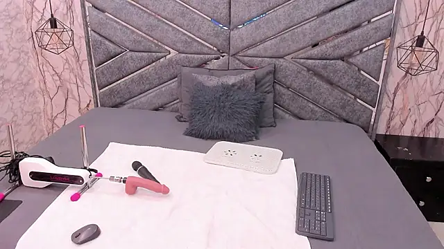 SASHA BROWNIE   online show from 03-12-26, 07:29