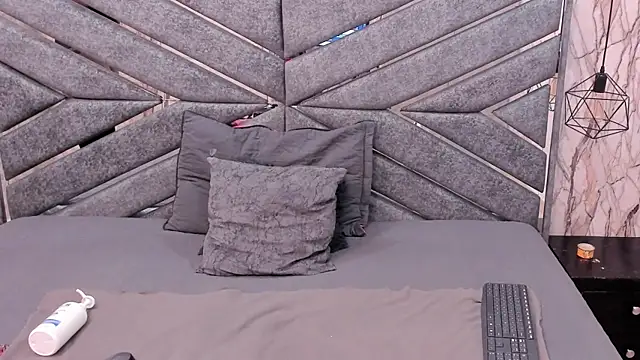 SASHA BROWNIE   online show from 04-09-26, 07:42