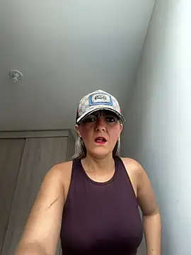 Snapshot of Tinymilf_ chatting on 06-29-26, 06:40 Tinymilf online show from 06-29-26, 06:40