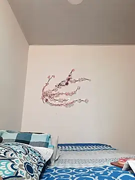 Snapshot of kim_lebanon chatting on 02-06-26, 06:26 kim lebanon online show from 02-06-26, 06:26