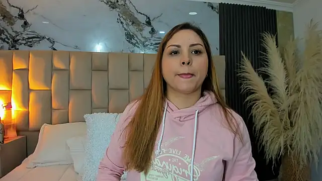 cloesummerr  online show from 03-09-26, 12:52