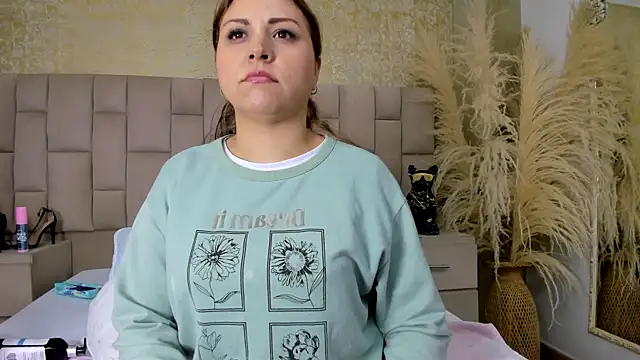 cloesummerr  online show from 12-14-25, 12:11